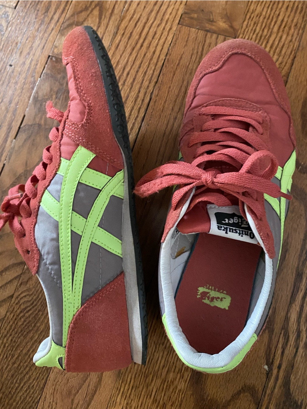 Onitsuka Tiger Serrano Unisex Sneaker  39.5 women 8 neon yellow berry color rare